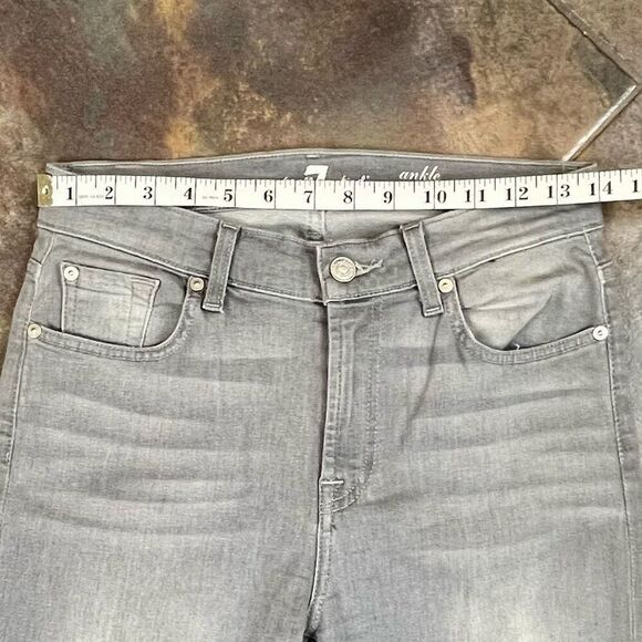 7 For All Mankind Gray Ankle Gwenevere Distressed Jeans 27 - Picture 2 of 10